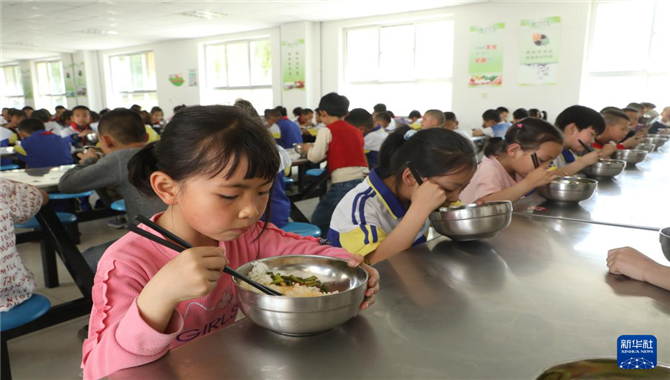<b>甘肃：免费营养餐为150余万农村学生强身壮志</b>